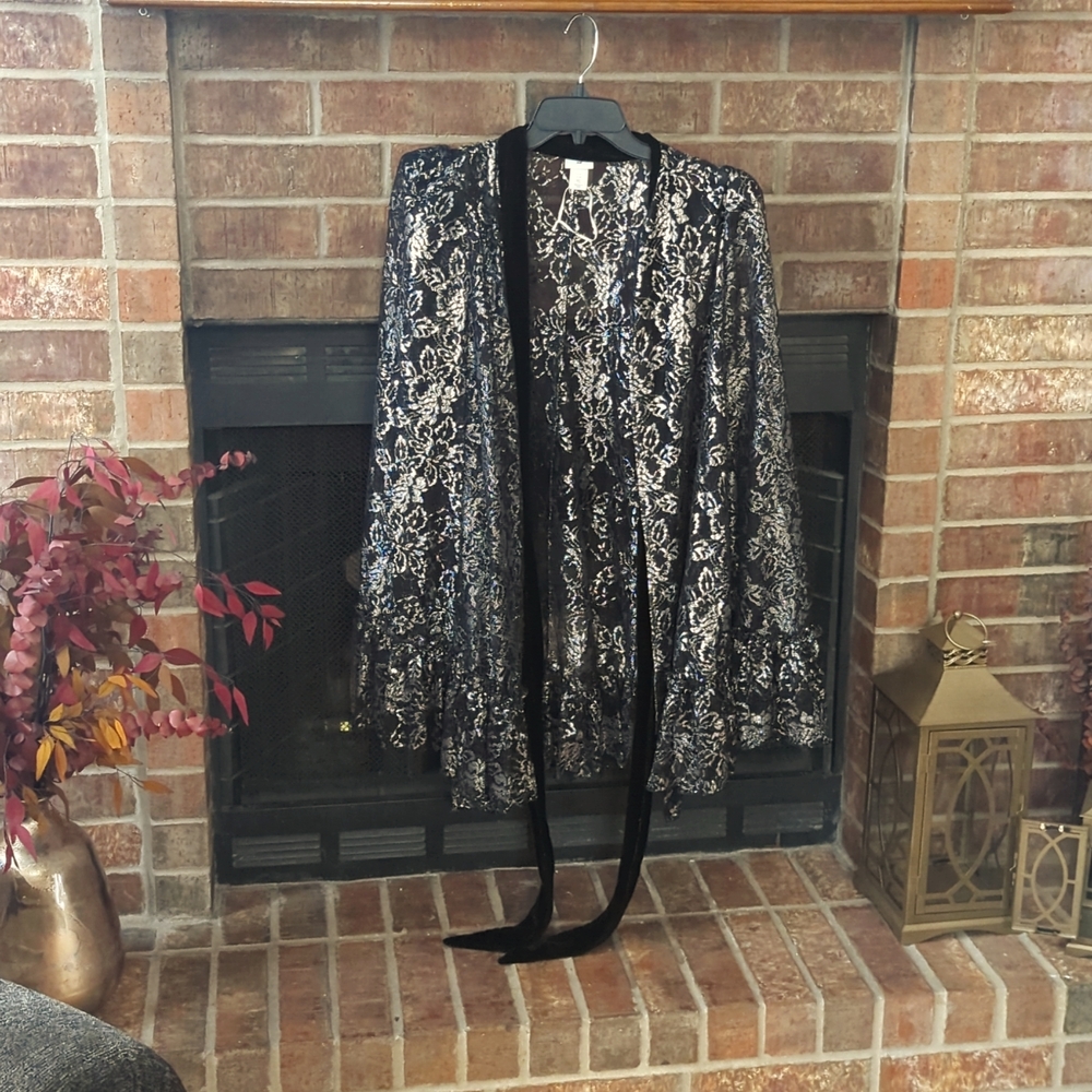Vampire's Wife x HM Cape